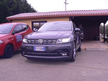 Volkswagen Tiguan 1600 TDI R LINE