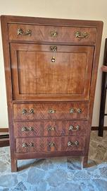Elegante Secretaire antico del XIX sec.