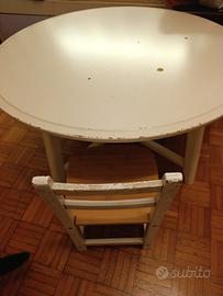 Tavolo IKEA e sedia piccola 
