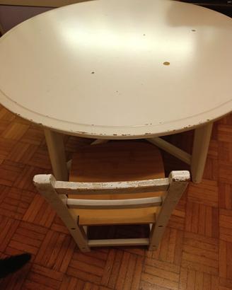 Tavolo IKEA e sedia piccola 