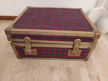 Baule da viaggio vintage in stile scozzese (tartan