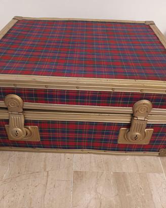 Baule da viaggio vintage in stile scozzese (tartan