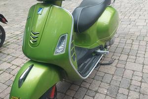 vespa 300 gts