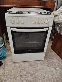 cucina con forno come nuova