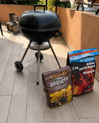 Barbecue a carbonella con ruote e coperchio