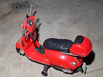 Moto vespa elettrica con rotelle