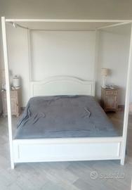 Letto a baldacchino