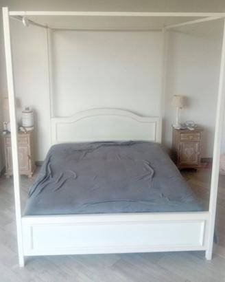 Letto a baldacchino