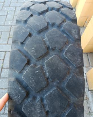 Pneumatici 255/100 R16