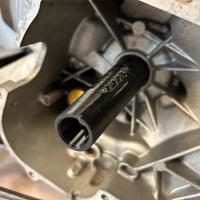 ATTREZZO MONTAGGIO PARAOLI PER MOTORI PIAGGIO 50CC