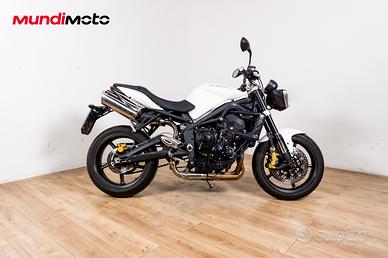 TRIUMPH STREET TRIPLE 675 R - 2011