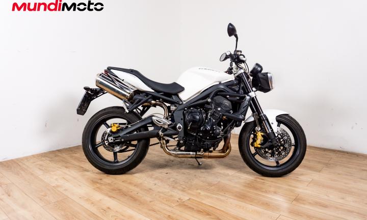 TRIUMPH STREET TRIPLE 675 R - 2011