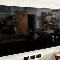 Televisore 70” danneggiato