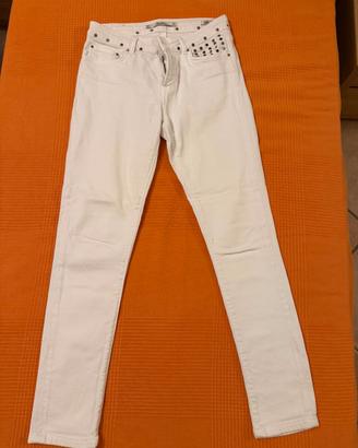 Jeans bianchi Zara Woman Slim Fit con borchie