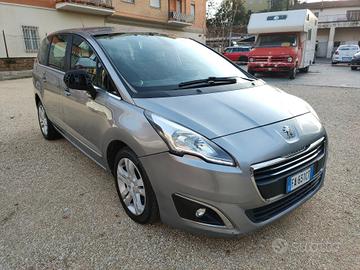 PEUGEOT 5008 DIESEL 7 POSTI