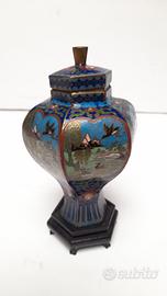 Vaso Cloisonné Cinese Vintage con base in legno