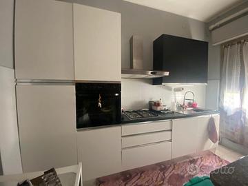 Cucina completa con Elettrodomestici a Cinisello