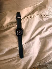 Apple Watch Series 8 (GPS + Cellular)