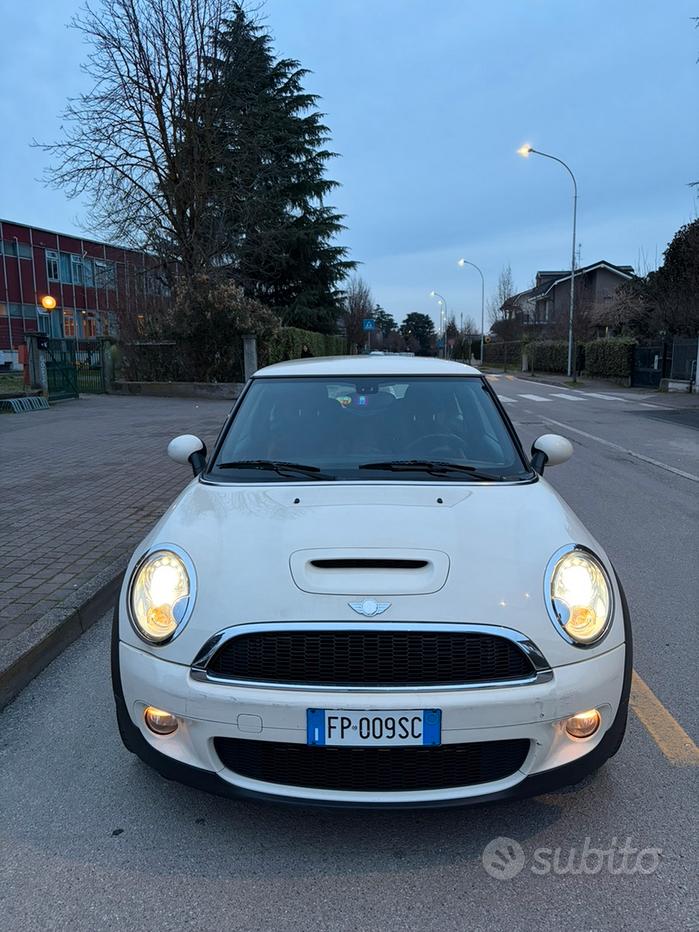 MINI Mini Cooper AE(J01)