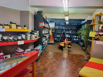 Arredamento Completo Negozio Calzature