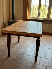Tavolo in legno