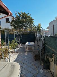 doppia struttura in ferro per gazebo + telo di cop