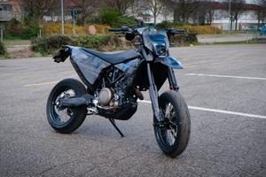 Husqvarna 701 Supermoto