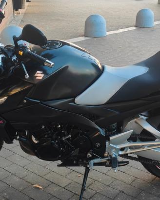 Suzuki GSR 600