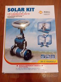 Piccolo robot alimentato da pannello fotovoltaico