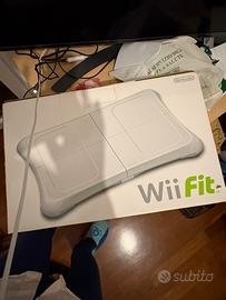 Wii Fit praticamente come nuova, usata quasi mai.