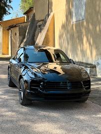Porsche Macan S nera