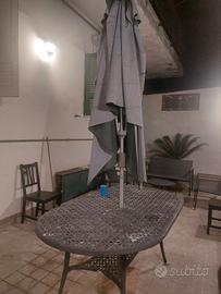 Tavolo ferro battuto da esterno con ombrellone