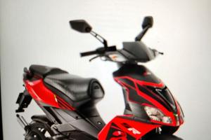Aprilia sr