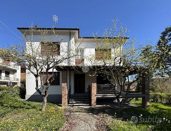 VILLA SINGOLA A SANTA MARIA DELLA VERSA