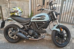 Moto Ducati Scrambler 400 impeccabile.