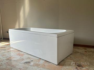 Vasca da bagno a parete