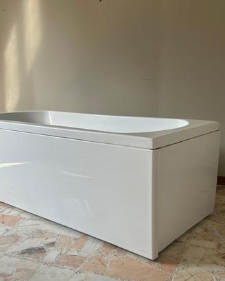 Vasca da bagno a parete