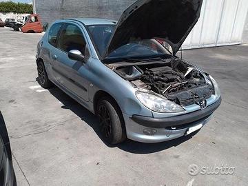 Peugeot 206 1.4 HDI Demolita - Per Ricambi