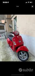 Vespa gts 250 rossa