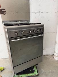 Cucina Smeg inox 4 fuochi