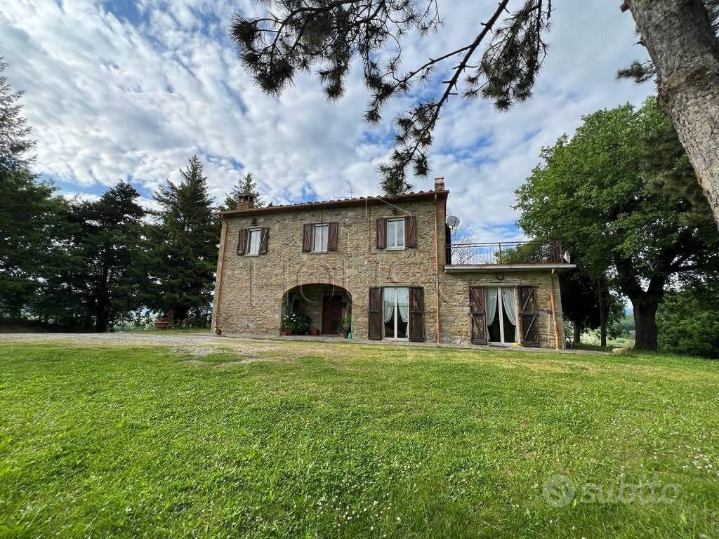Rustico / Casale di 300 m² con più di 5 locali e p - Vista 4