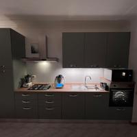 Cucina lineare piu mobiletto