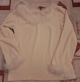 Maglia in ciniglia rasata con piume