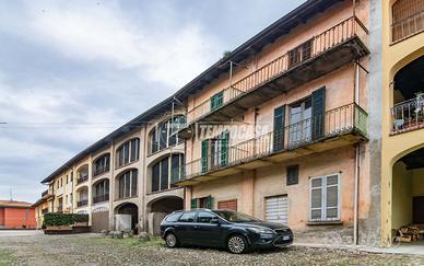 10LOCALI CON RUSTICO SENZA SPESE CONDOMINIALI