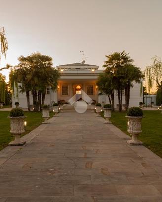 VILLA SINGOLA A PIACENZA