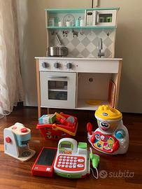 Cucina giocattolo completa di accessori e robot