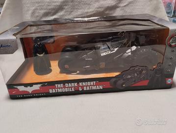 Batmobile e Batman 