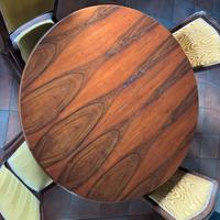 Tavolo elegante tondo allungabile ad ovale