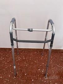 Walker come nuovo per anziani