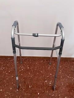 Walker come nuovo per anziani